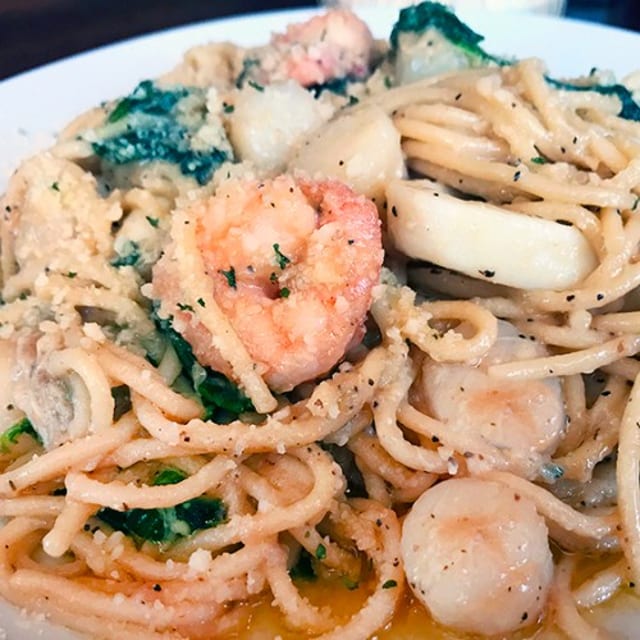 Aglio E Olio Frutti Di Mare (Seafood in Garlic and Olive Oil).