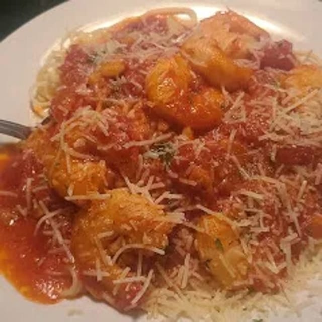 GARLIC SHRIMP AND TOMATOES.